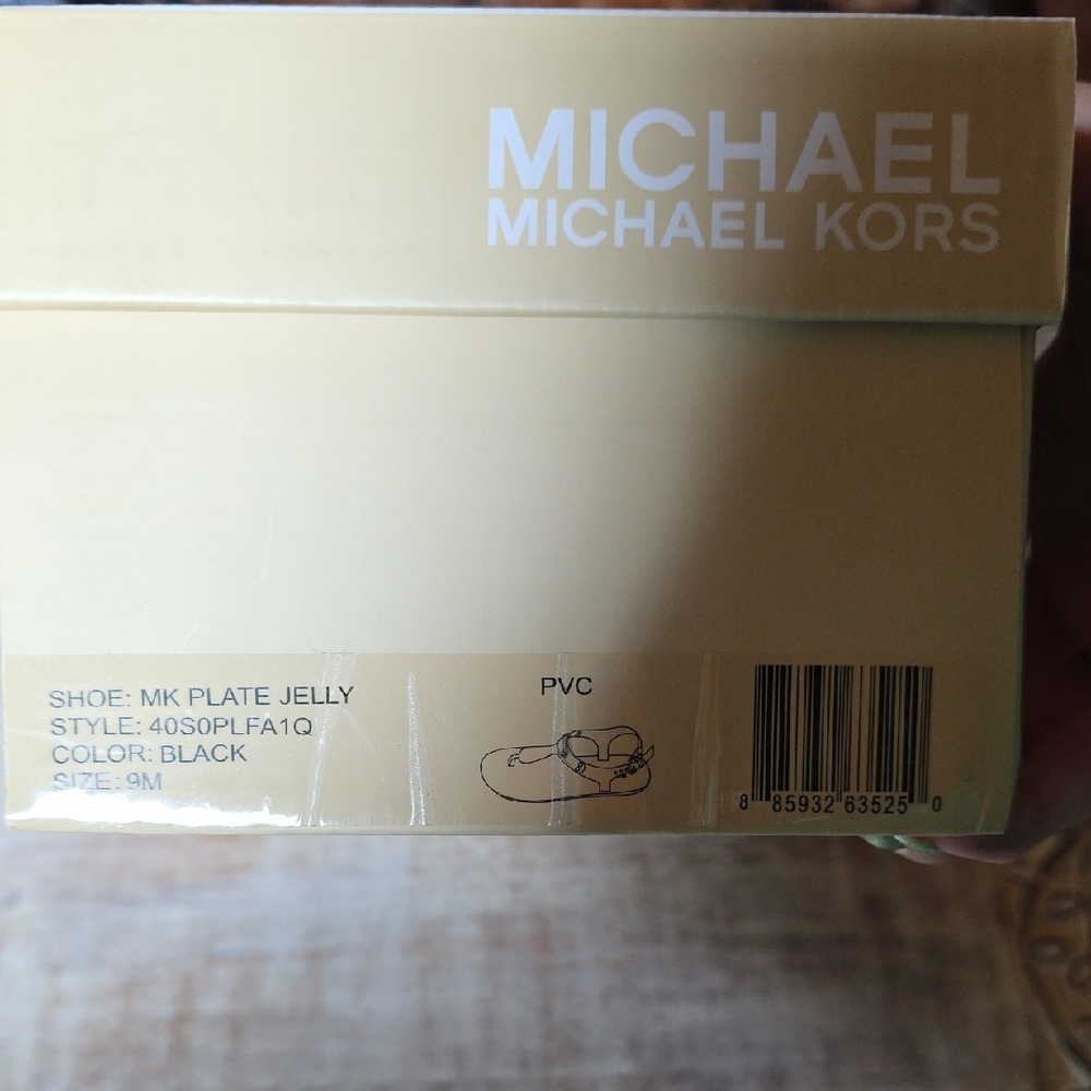 Michael Kors Black PVC Jelly Thong Sandals Size 9 Silver Logo Plate w/ Box - Picture 5 of 5